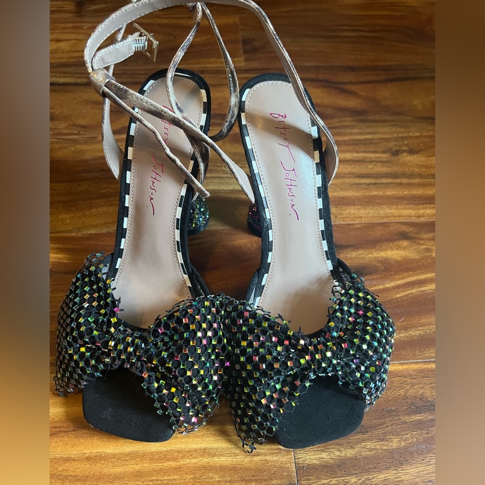 Betsy Johnson Bow Heels